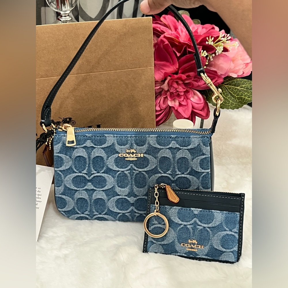 Set COACH